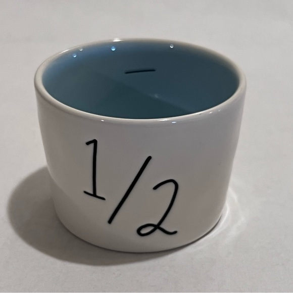 Rae Dunn Easter Set of 4 Ceramic Measuring Cups - Picture 11 of 17